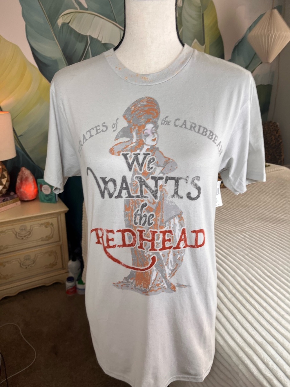 Disney Hanes Grey Graphic Pirates of the Caribbean Redhead T-Shirt Size Small - Picture 2 of 13